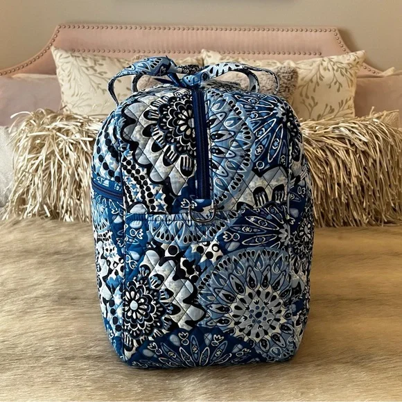 New VERA BRADLEY Blue Star Medallion Iconic Grand Large Weekender Bag Starburst - Picture 8 of 11